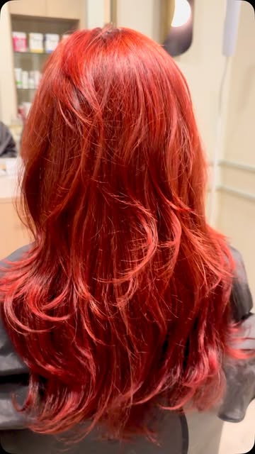 ✨ Fiery Red • Dimensional Shine • Soft Layers ✨

A rich, vibrant red with beautiful dimension, finis