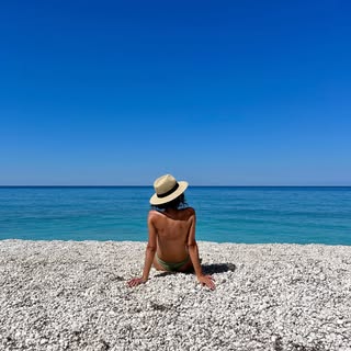 Sun kissed is one thing. Sun damaged is another. ☀️🌊 Your summer skincare routine matters more than