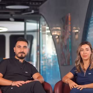 “İnsanlar saç ekiminde neden Elegance Clinic’i tercih ediyor?”

✨ 17 yıllık saç ekim tecrübesi, son 