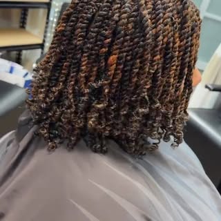.
✨2 Strand Twist/ kinky Twist 
.
Book @ https://www.stylezbygianna.com/appointments
