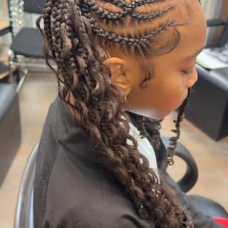 .
✨Feedin Braid Ponytails with Boho Curly 
.
https://www.stylezbygianna.com/appointments