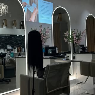 Everyone says they “do extensions.”
Very few study the why.

Today our salon trained in mini  k-tip 
