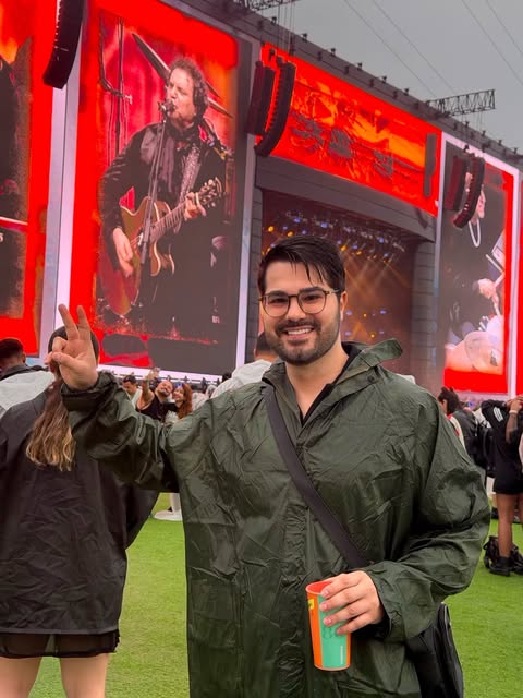 Chuva, música boa e um dia pra guardar na memória. Nada como viver de perto a energia de um show que