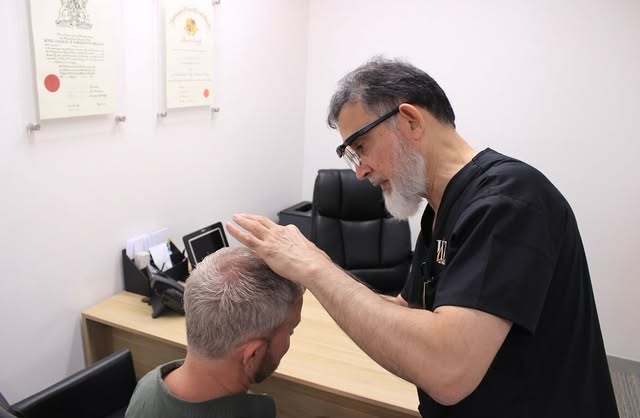 26 years. Thousands of patients. One name you can trust. 

Dr Alam isn’t just a doctor, he’s one of 