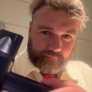 Annonse: Når luggen har vært på for lenge! 

Gleder meg til time hos @nujubergen i morgen!!

#hairfo