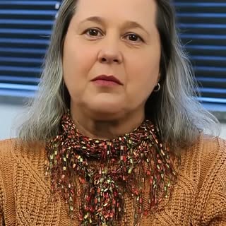 A transição hormonal da menopausa traz profundas alterações no organismo feminino, e uma das manifes