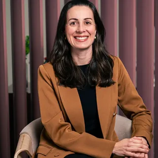 Prazer, eu sou Marina Sequeira, Farmacêutica Tricologista.

Antes de falar sobre o meu trabalho, que
