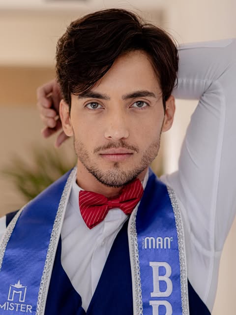 Estamos a uma semana do @misterlatinoamerica_intl… 

@rosafernando_ em close por @jonatas.art mostra
