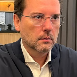 A verdadeira arte do transplante capilar está em alcançar um resultado que não revele o procedimento