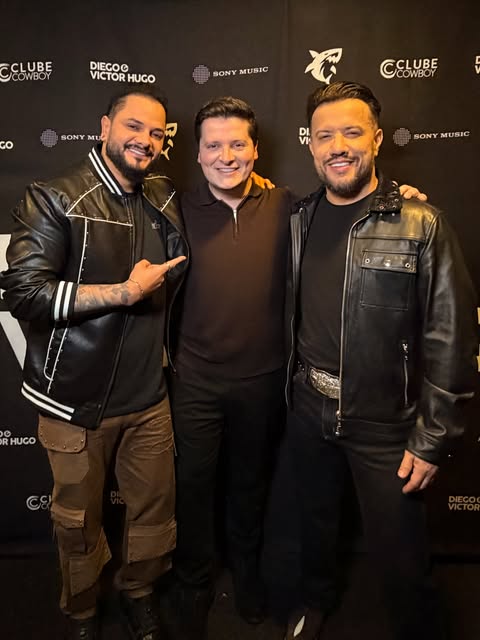 Prestigiando os queridos @diegodvh e @victorhugodvh, gigantes do sertanejo! 

Diegão já curtindo o n