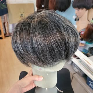 睇嚟近年大家壓力大
白頭髮多咗🤧
越嚟越多客人問可唔可以整白髮同埋灰色頭髮
答案係絕對可以😁

{Kami Hair 真髮用品專門店 ‒ 旺角} 
💇🏼‍♀️由假髮設計師 Zoe 親自為您度身