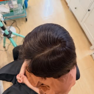 上頭之後超自然❤️❤️❤️

{Kami Hair 真髮用品專門店 ‒ 旺角} 
💇🏼‍♀️由假髮設計師 Zoe 親自為您度身訂造真髮局部髮片及醫療假髮 
18年來累積無數成功個案
用心為每位客人
