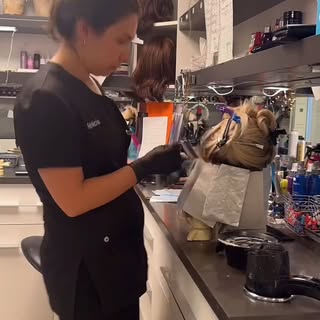💫 Découvrez le travail de Félicia.

👉 Après une consultation au salon, Félicia a soigneusement per