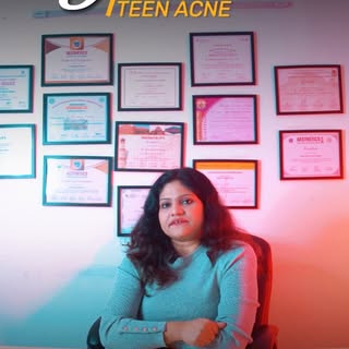 Dealing with acne as a teenager can be tough, but the right approach makes all the difference. 💯 He