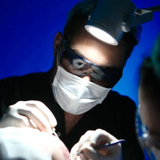 Präzision in jedem Schritt 
Jede Haartransplantation ist ein individuelles Kunstwerk. Unser Speziali