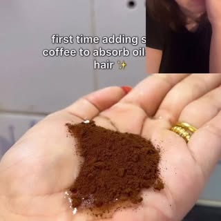 Gdyby tylko można było w sklepie dostać peeling dostosowany do używania na skórze głowy😱

Dlaczego 