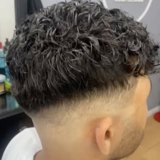 Prótese Capilar é um sistema inovador em que possibilita a colocação de cabelo em apenas 2h! 
Sem do