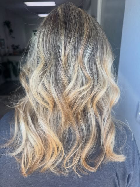 When that new client says you’re a magician ✨ 

Swipe for that before because this transformation is