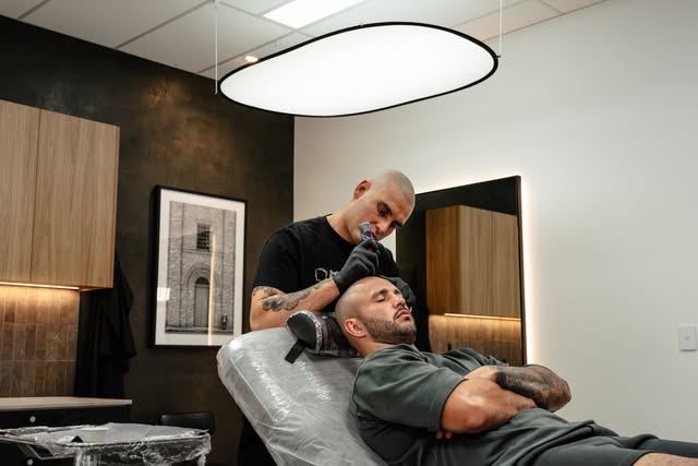 Braydon Trindall getting Scalp Micropigmentation at Scalp Revival SMP. 

@braydontrindall_  seeing t