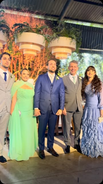 Ainda elogiando os responsáveis pelos trajes maravilhosos dessa festa, meus rapazes de @meiruxa, min