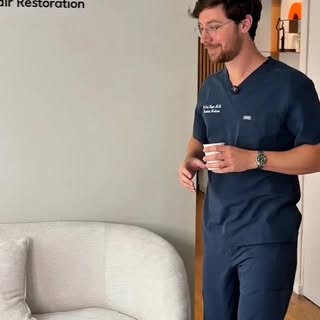 הפעם קצת יותר אישי.

תכירו את ד״ר איתי ביאר.

עבורנו, רפואה אסתטית ושיקום שיער הם הרבה מעבר לטיפולים