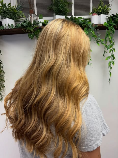 Lighter and Brighter🪞🤍💐
•
•
•
Book your appointments now! I have some availability next week call