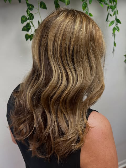 🤎Highlighted brunette🤎 #fallhair #hairgoals #haircolor #highlights #greensburgpasalon