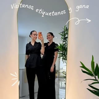 📸✨ ¡Queremos verte brillar!
En la clínica del Doctor Lomanto, tu visita tiene premio 💫

Solo tiene