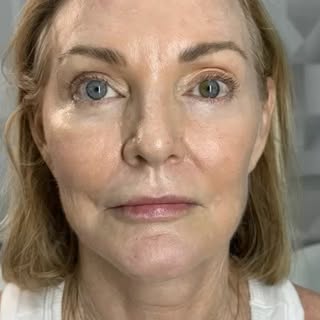 ✨Mira esta transformación ✨ Delicadeza, frescura y toque de color Perfecto para el verano ☀️💋Te pre