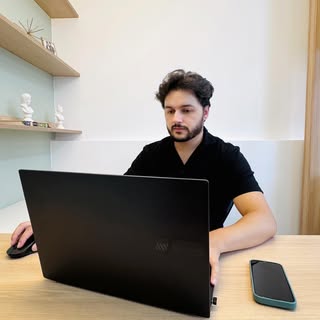 Quando não quero gravar marketing, mas me obrigam…
Se quiser se livrar da calvície é só me chamar 

