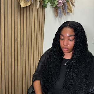 Summer Hair Care Tips: Keep AND Grow Healthy Hair in the Houston Heat! 🌞💧🧢🧴💇‍♀️

I wrote a fun,