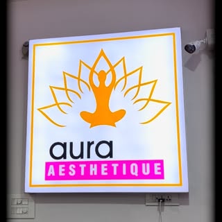 A day at @auraesthetique clinic with none other than @drnitinsethi1 🌟❣️