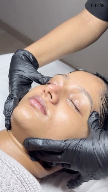 Pregnancy glow, with a little extra self-care. ✨
#ethoski #glowingskin #explore #skintreatment