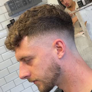 Which fade would you go for? 

#haircut #fadehaircut #fade #barber