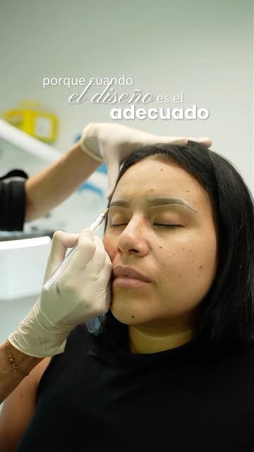 La micropigmentación no debería cambiar tu cara. ✨

Debería hacer que sigas viéndote tú, pero con un
