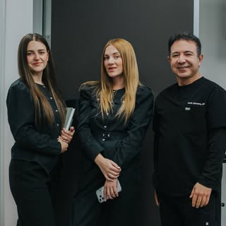 We are excited to announce a major collaboration in the field of advanced hair restoration with Dr. 