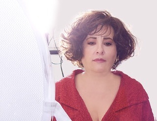 REINVENT YOURSELF WITH NEW HAIR! Hair loss shakes a woman’s confidence and can become to career adva