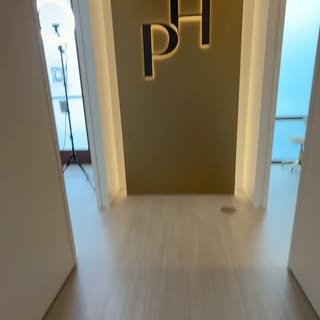 POV: Saturday at PH Med before the doors open. 👀✨

3 treatment rooms. 

Fully booked.
-XERF tighten