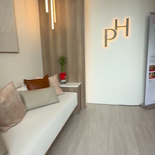Friday at PH MED ⚡

Morning: XERF skin tightening
Afternoon: Ultrasound-guided filler correction

Pr