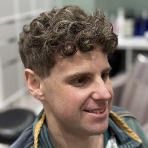 Curly hair is a real passion for me. This includes men with curly hair, sometimes they want someone 