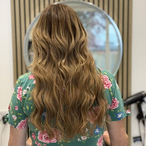 Extra length??? Check these beautiful extensions 🩷
Seamless blend and beautiful straight or curly.
