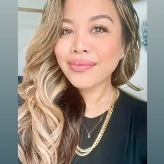 Hey, it’s your girl Gretchen, your dedicated brow artist! When I’m not shaping brows to perfection, 