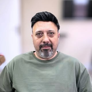 Aynalara yenilenmiş bir özgüvenle bakın: Nanoteknolojik Protez Saç Sistemleri! ✨
Tamamen sizin kafa 