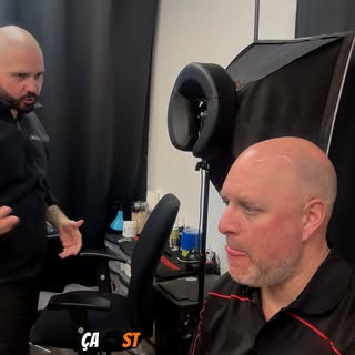 Première séance de la transformation à Danick.

➡️À 50 ans, Monsieur Danick faisait face depuis plus