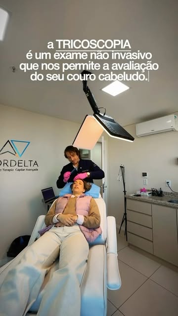 A tricoscopia mostra o que o olho nu não vê.
É parte da nossa avaliação entender a causa real da sua