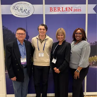 Dr. Mollura and the Mollura Medical team attended the 33rd Annual ISHRS World Congress in Berlin!

T