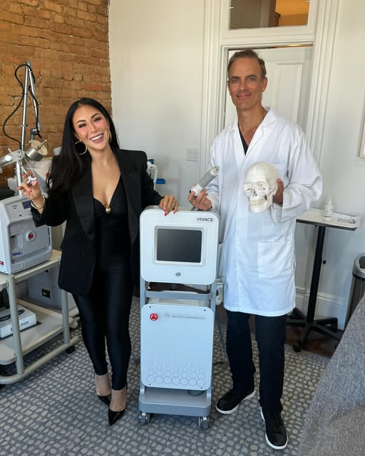 ✨ Another day for the books at Hēla with Dr. Drysdale & Francine, aka the Queen of Threads. 

Day tw