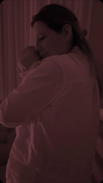 A vida é cheia de milagres que não fazem barulho.

Hoje, no meu aniversário, enquanto o mundo dorme,