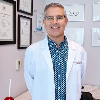 El éxito de un injerto capilar es un trabajo en equipo: la precisión de las mejores técnicas médicas