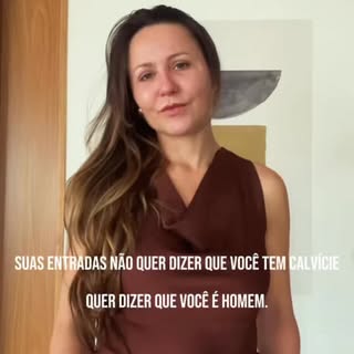 Entrada não é diagnóstico.

A linha frontal masculina pode naturalmente apresentar recessão nas late